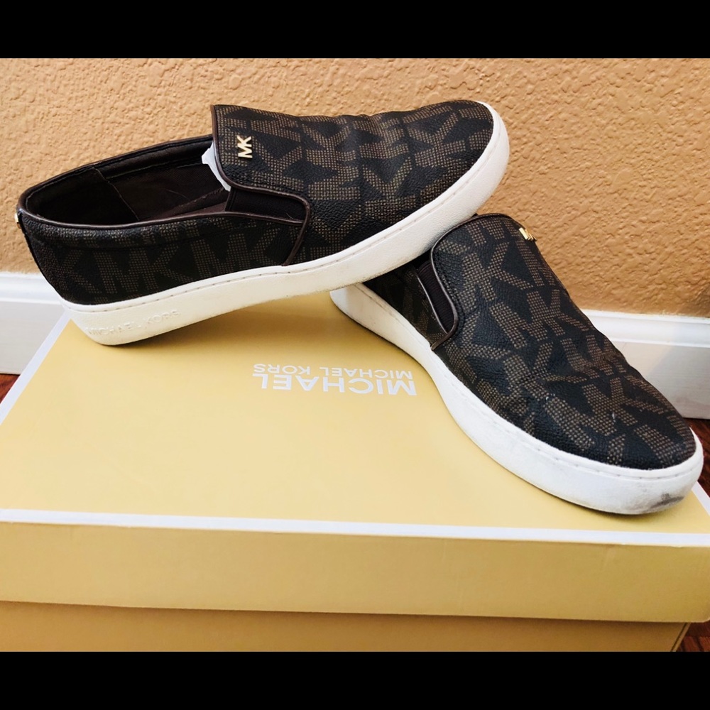 Micheal Kors Logo Shoes